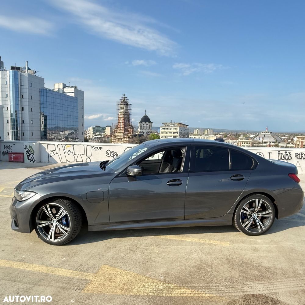 BMW Seria 3 330e Aut. M Sport - 7