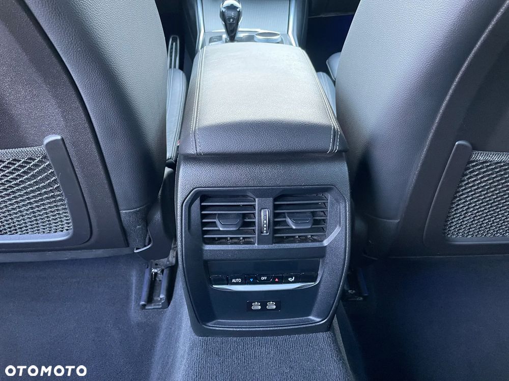 BMW Seria 3 320d xDrive M Sport Shadow - 19