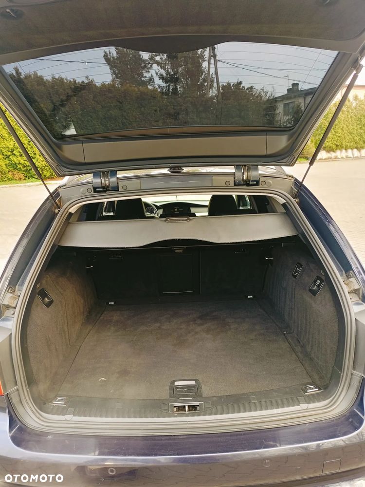 BMW Seria 5 523i - 12