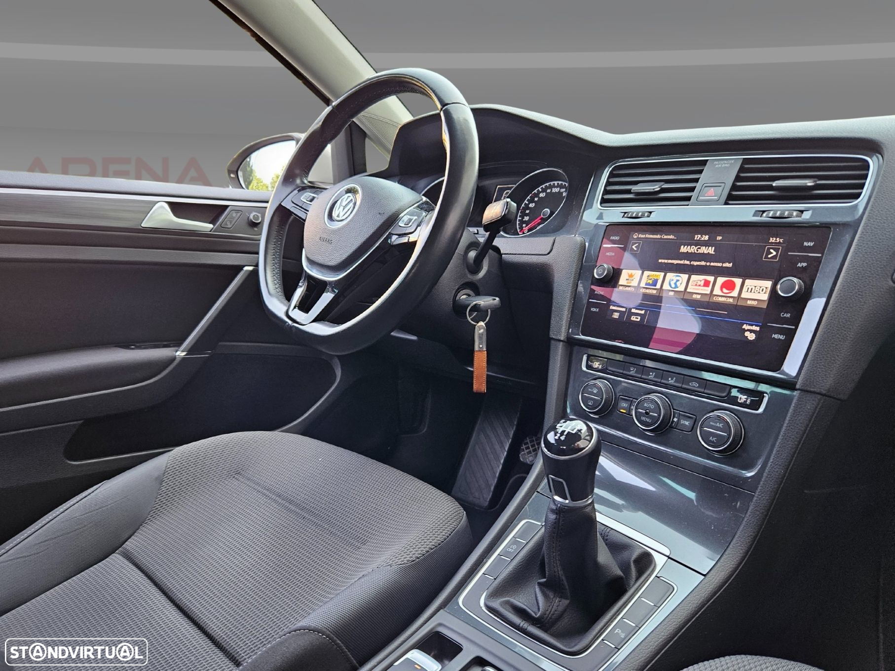 VW Golf Variant 1.6 TDi Confortline - 28
