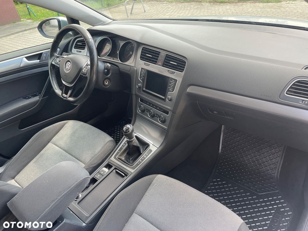 Volkswagen Golf 1.6 TDI BMT Comfortline - 21