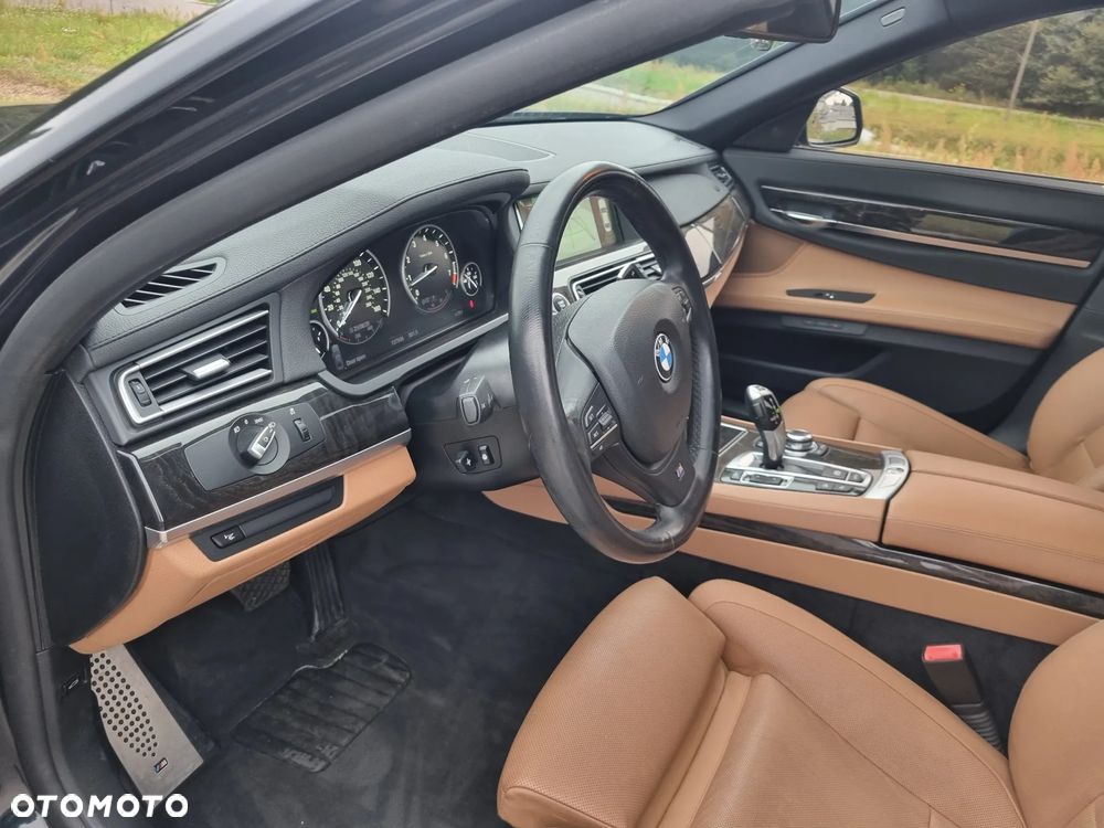 BMW Seria 7 740Li - 20