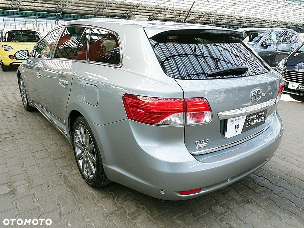 Toyota Avensis - 10