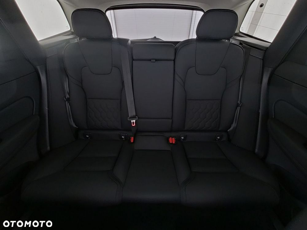 Volvo XC 60 B5 B AWD Plus Dark - 13