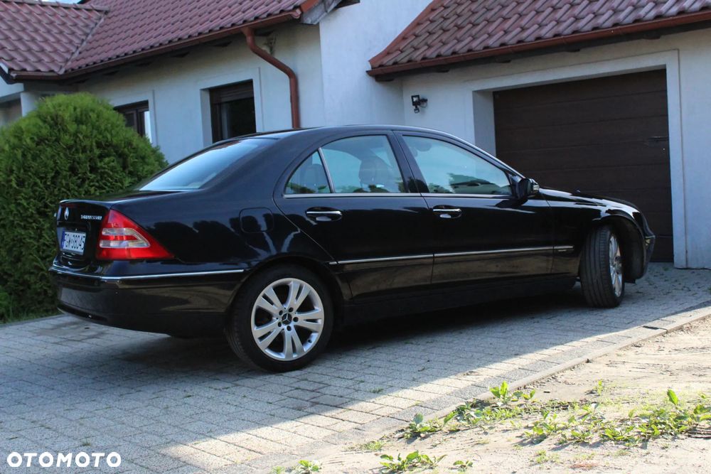 Mercedes-Benz Klasa C 180 Kompressor Elegance Sport Edition - 7