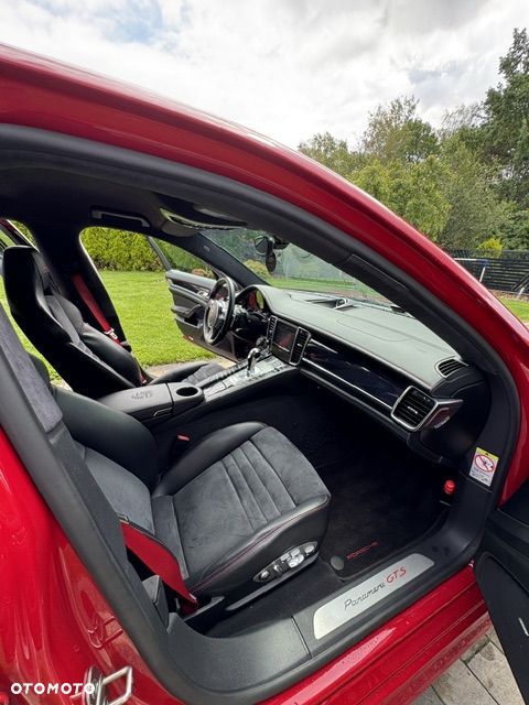 Porsche Panamera GTS - 18