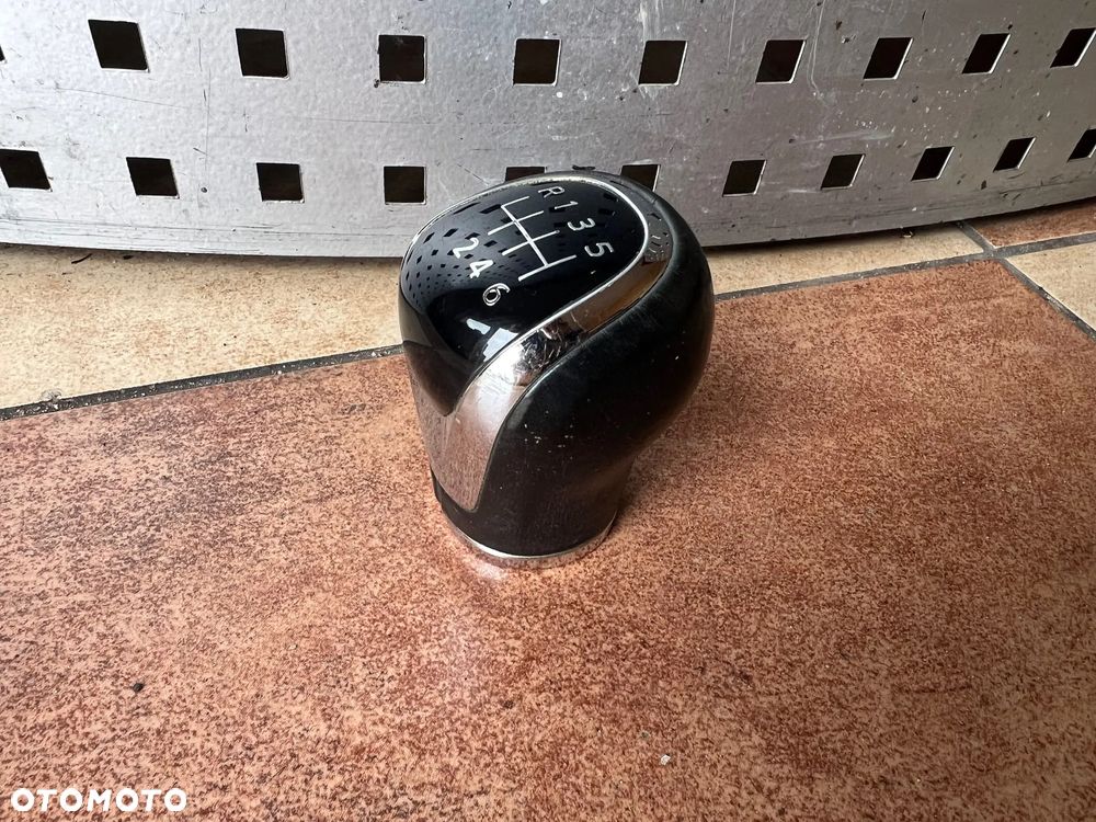 GAŁKA ZMIANY BIEGÓW NISSAN QASHQAI II J11 - 2