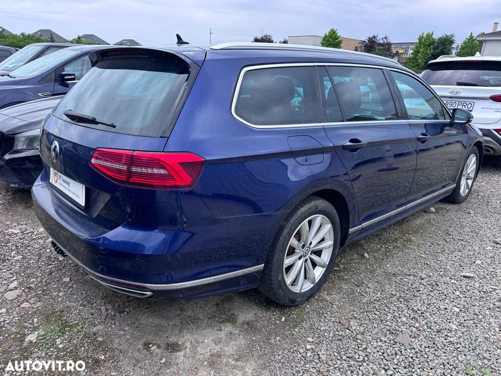 Volkswagen Passat 1.6 TDI SCR DSG Conceptline - 2