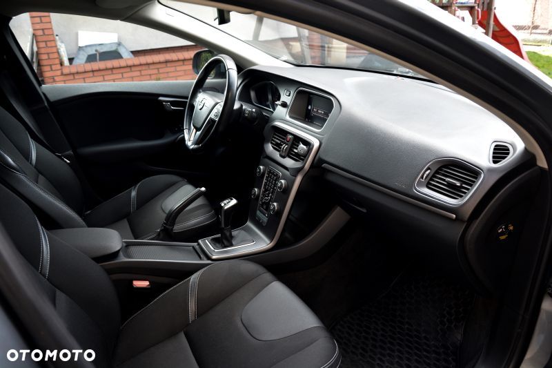 Volvo V40 T2 - 27