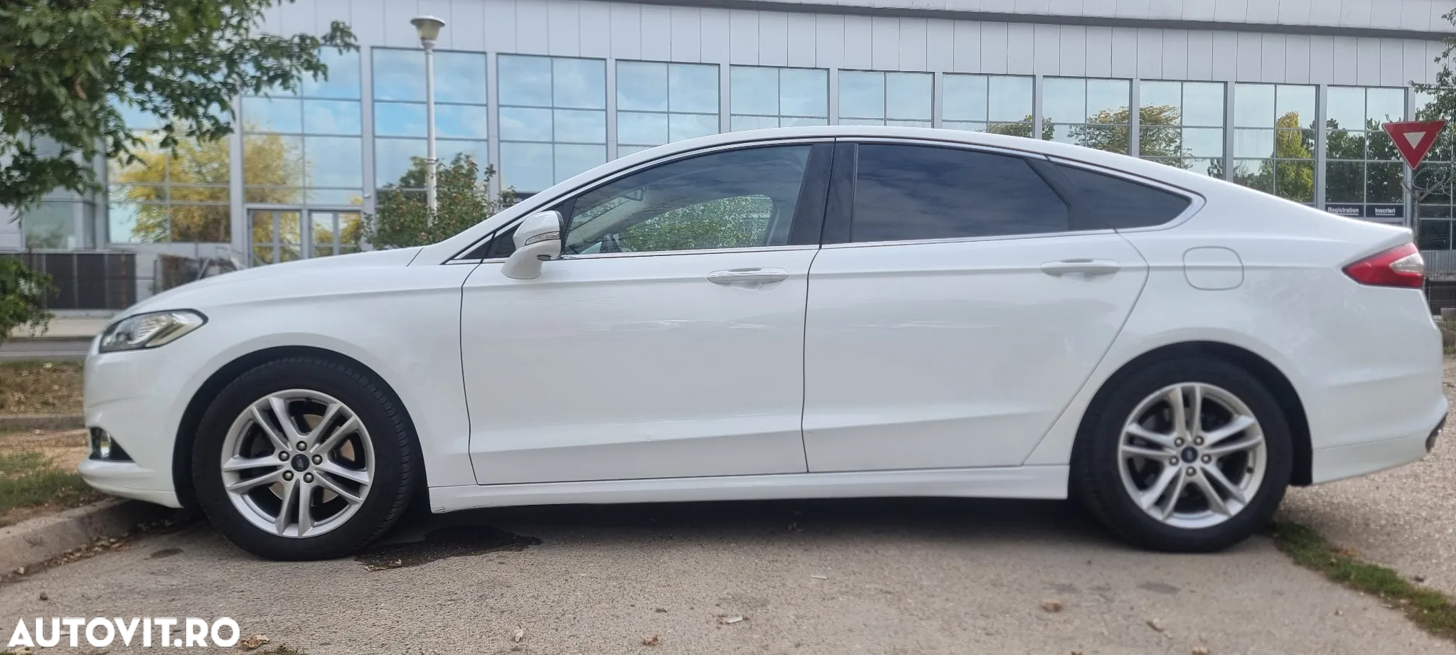 Ford Mondeo 2.0 TDCi Powershift Titanium - 2