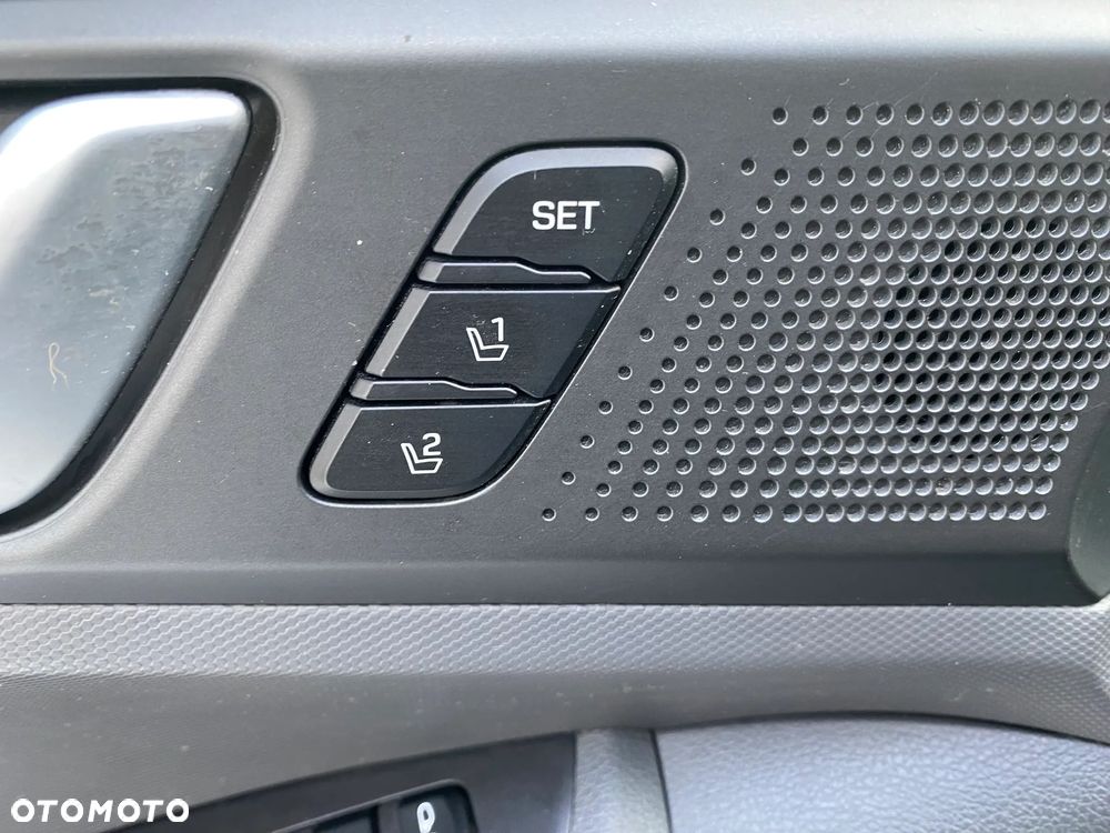 Hyundai IONIQ - 18