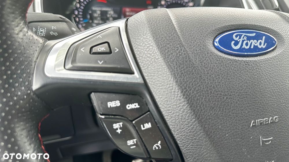 Ford S-Max - 25