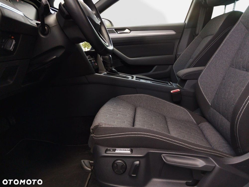 Volkswagen Passat - 17