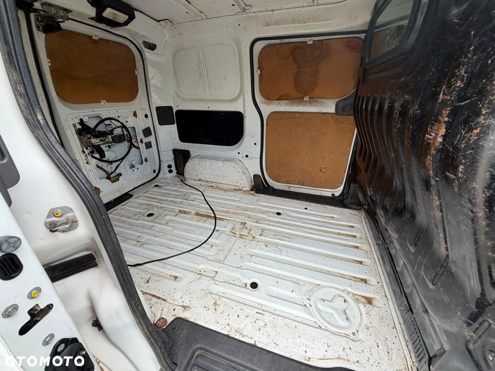 Nissan NV 200 - 34