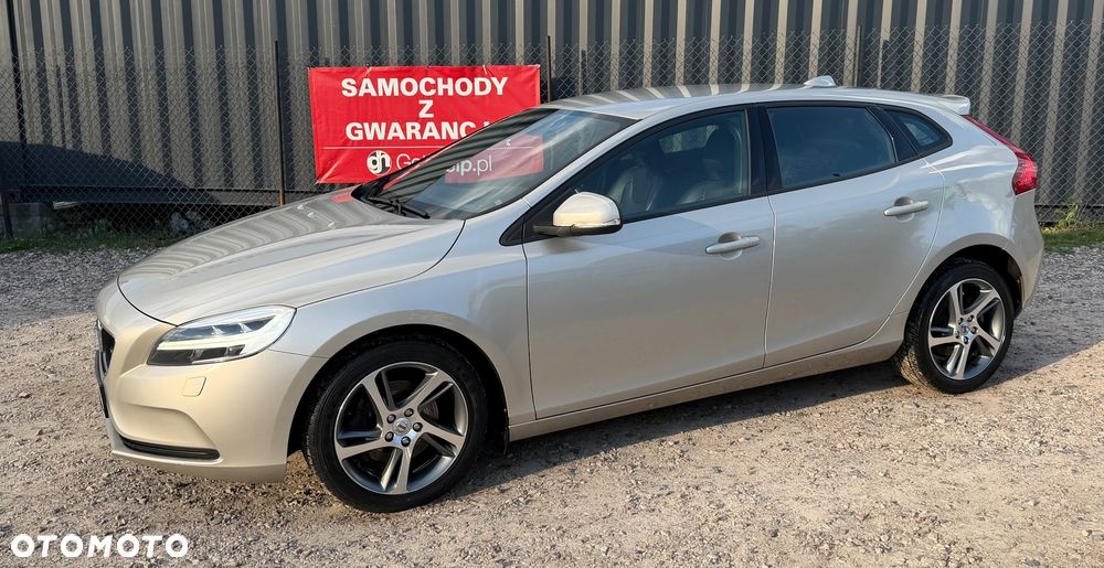 Volvo V40 D3 Momentum - 24