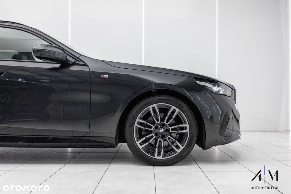 BMW Seria 5 520d xDrive - 12