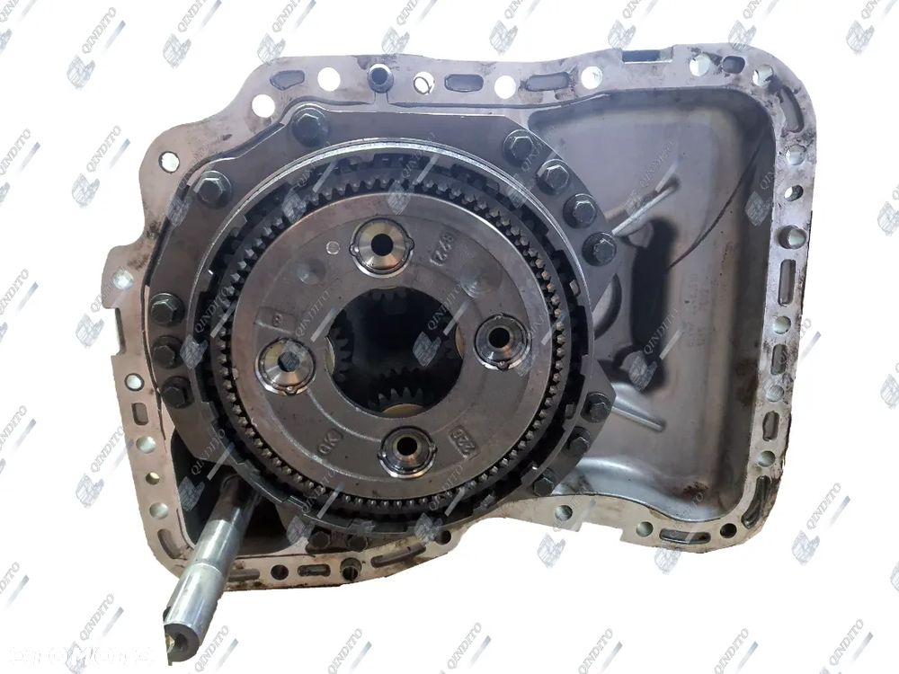 OBUDOWA SKRZYNI BIEGÓW AT2412C TYŁNA VOLVO RENAULT 20483506 20483510 - 1