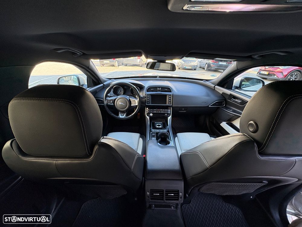 Jaguar XE 2.0 D R-Sport Aut. - 12