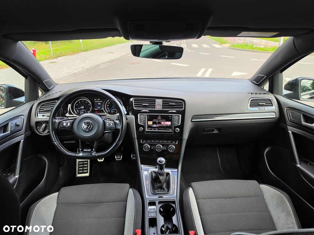 Volkswagen Golf - 18