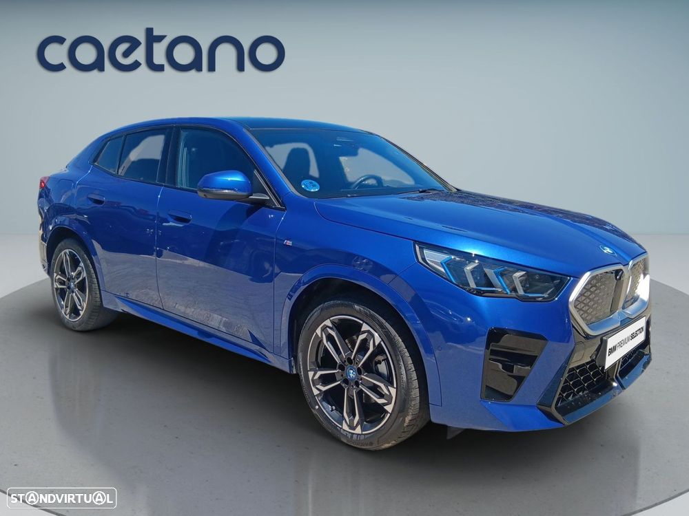 BMW iX2 eDrive20 Pack Desportivo M - 10