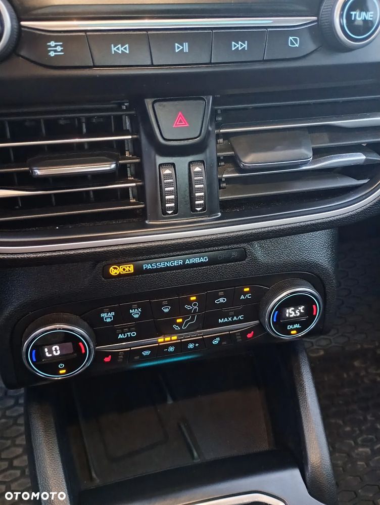 Ford Focus 1.0 EcoBoost Titanium Style - 23