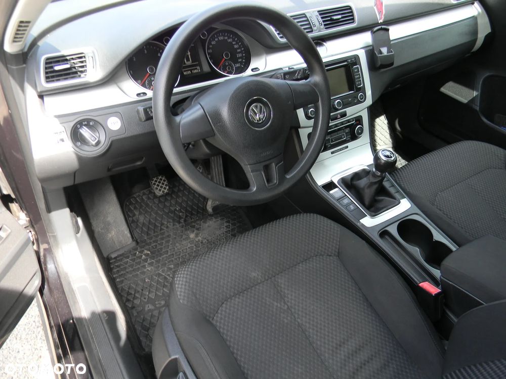Volkswagen Passat 2.0 Blue TDI SCR Comfortline - 16