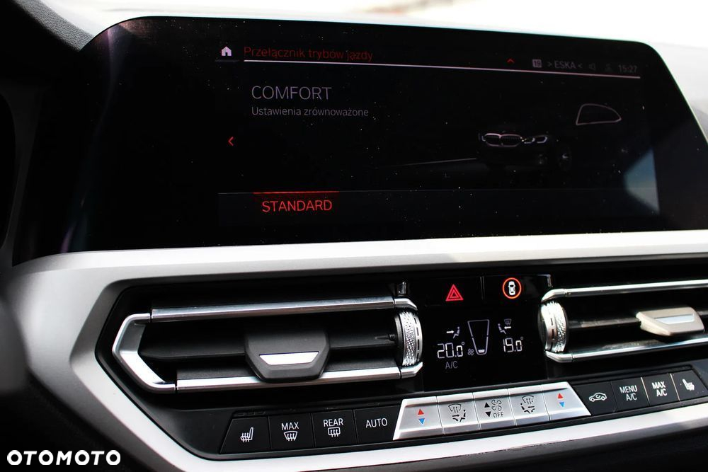 BMW Seria 3 318d Touring Advantage - 36