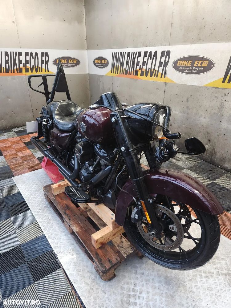 Harley-Davidson FLHRS Road King Custom - 2