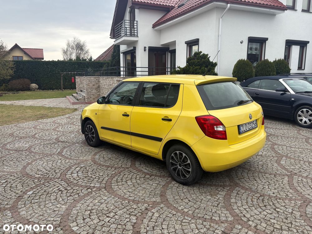 Skoda Fabia 1.2 HTP FAMILY - 10
