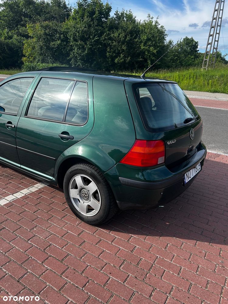 Volkswagen Golf 1.6 - 17