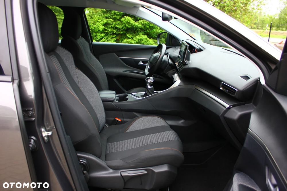 Peugeot 3008 1.5 BlueHDi Allure Pack S&S - 38