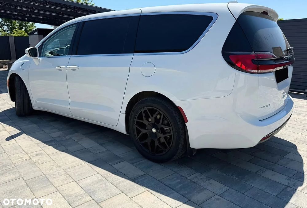 Chrysler Pacifica - 6