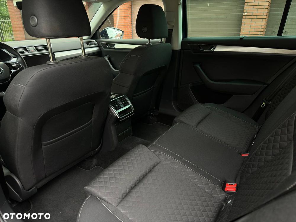 Skoda Superb 2.0 TDI DSG Ambition - 14