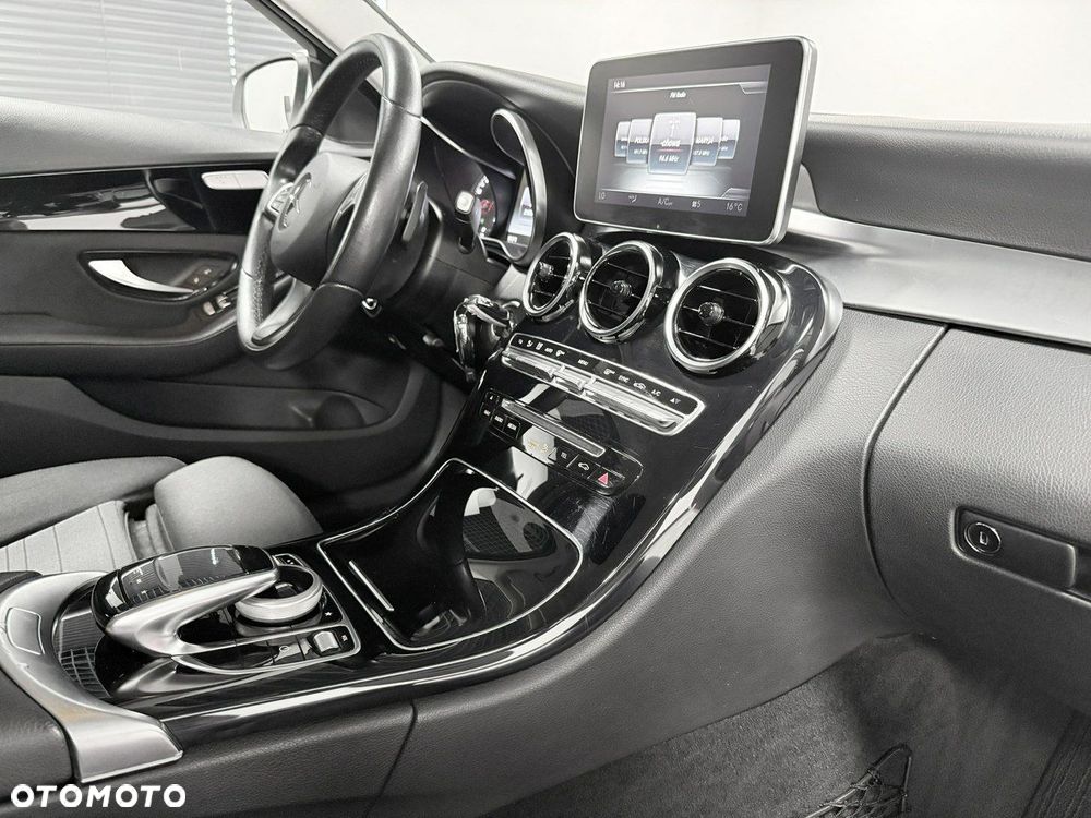 Mercedes-Benz Klasa C - 23