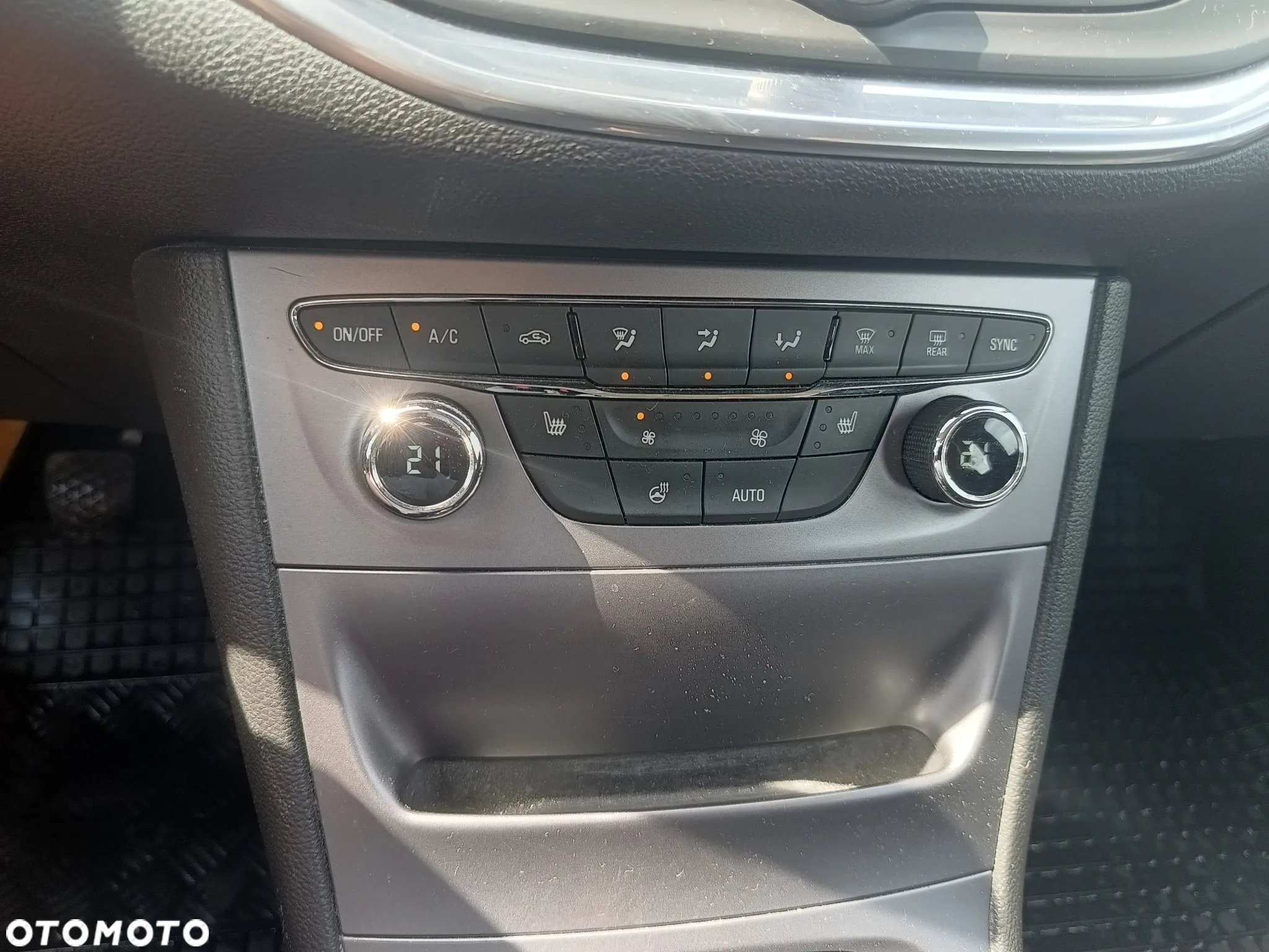Opel Astra 1.4 Turbo Start/Stop Business - 29