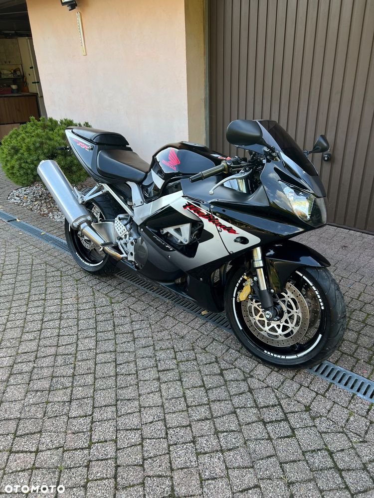 Honda CBR - 1