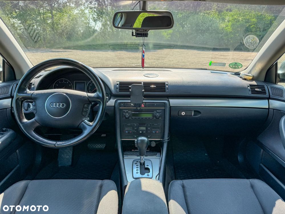Audi A4 Limousine - 13