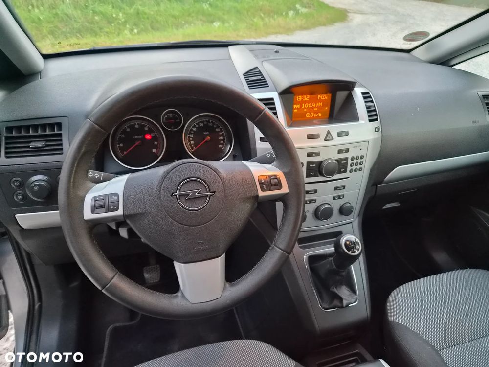 Opel Zafira - 16