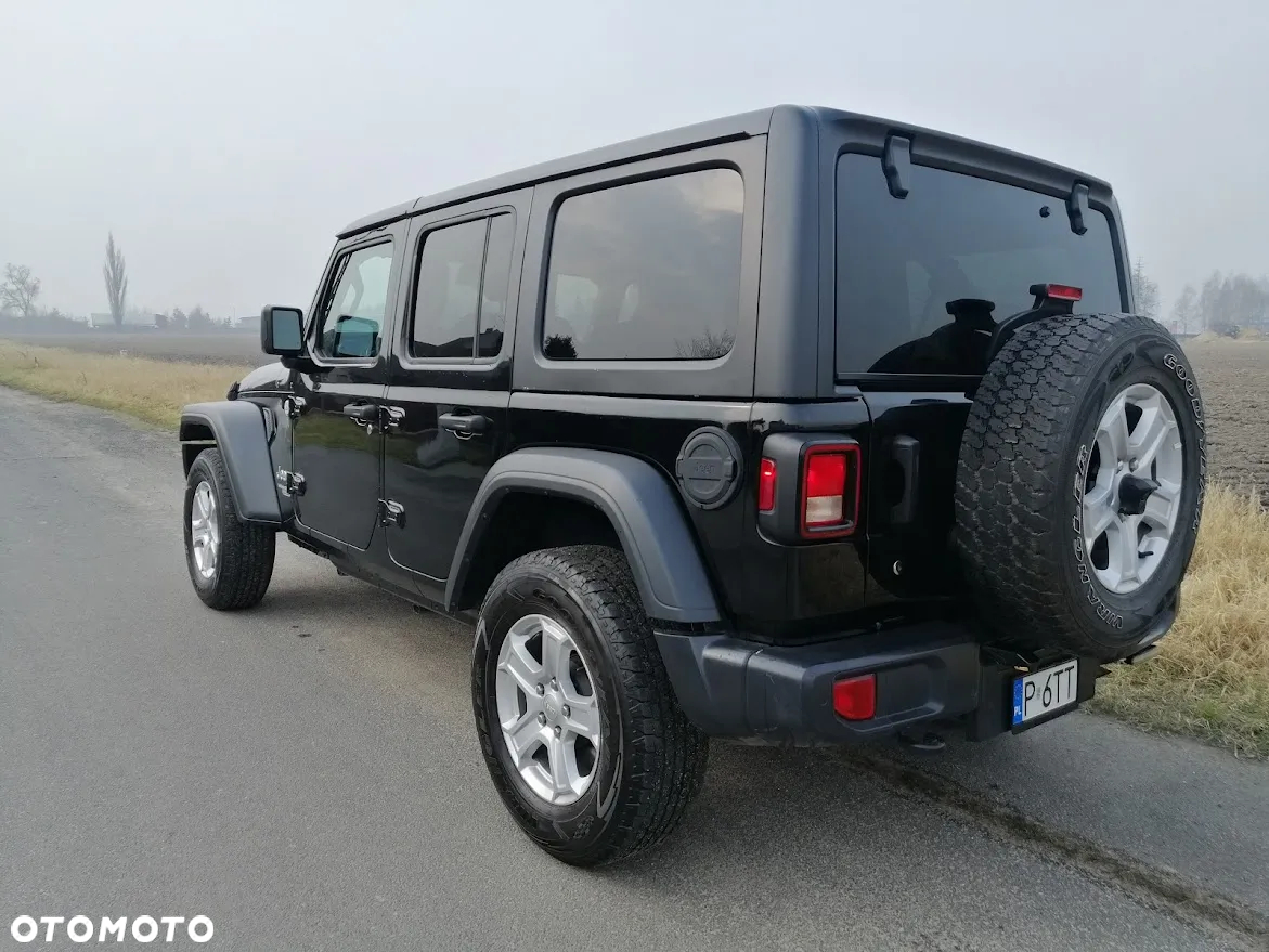 Jeep Wrangler - 4
