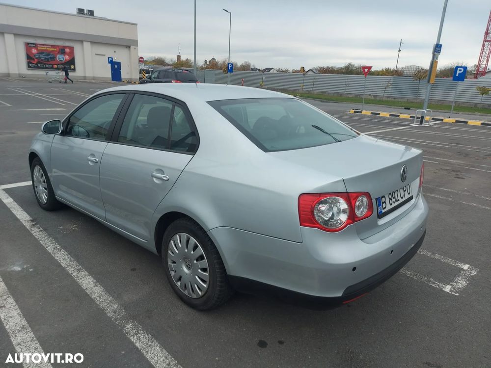 Volkswagen Jetta 1.6 Comfortline - 3