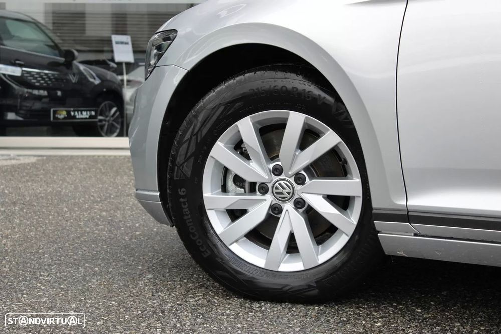 VW Passat 2.0 TDI Elegance - 38