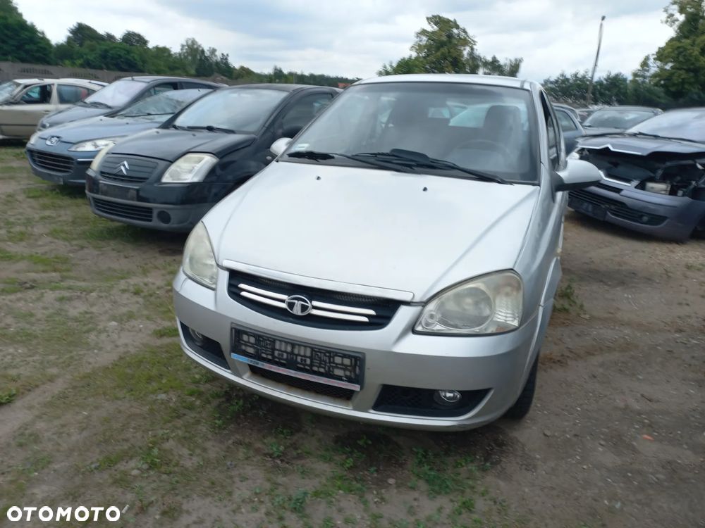 Tata Indica 1.4 benzyna 08r wszystkie części maska zderzak drzwi - 1