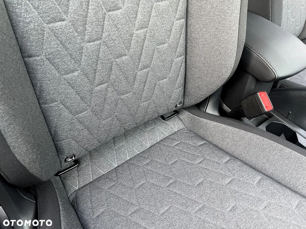 Volkswagen T-Cross 1.0 TSI Life Plus - 35