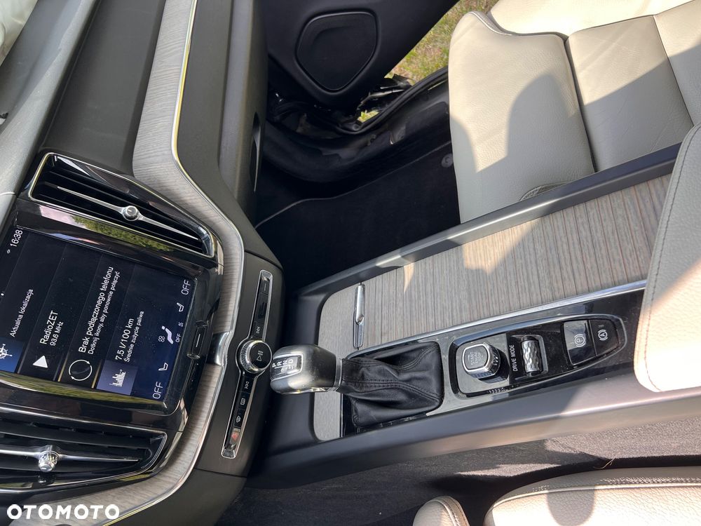 Volvo XC 60 D4 AWD Inscription - 25