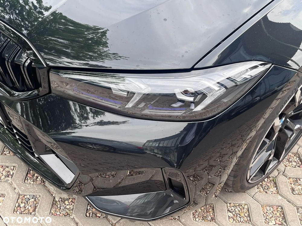 BMW Seria 3 320d xDrive mHEV - 36