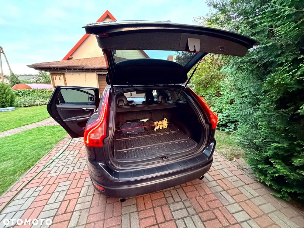 Volvo XC 60 T6 AWD Momentum - 12