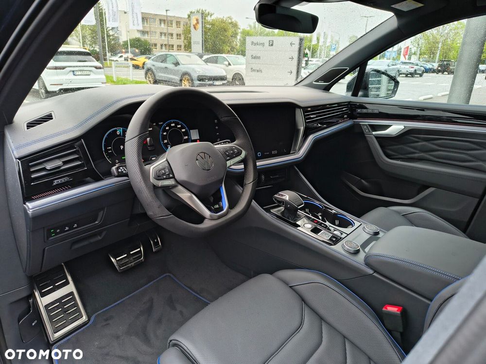 Volkswagen Touareg - 12
