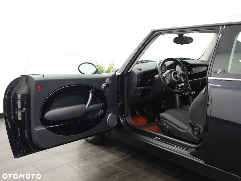 MINI ONE Seven - 18