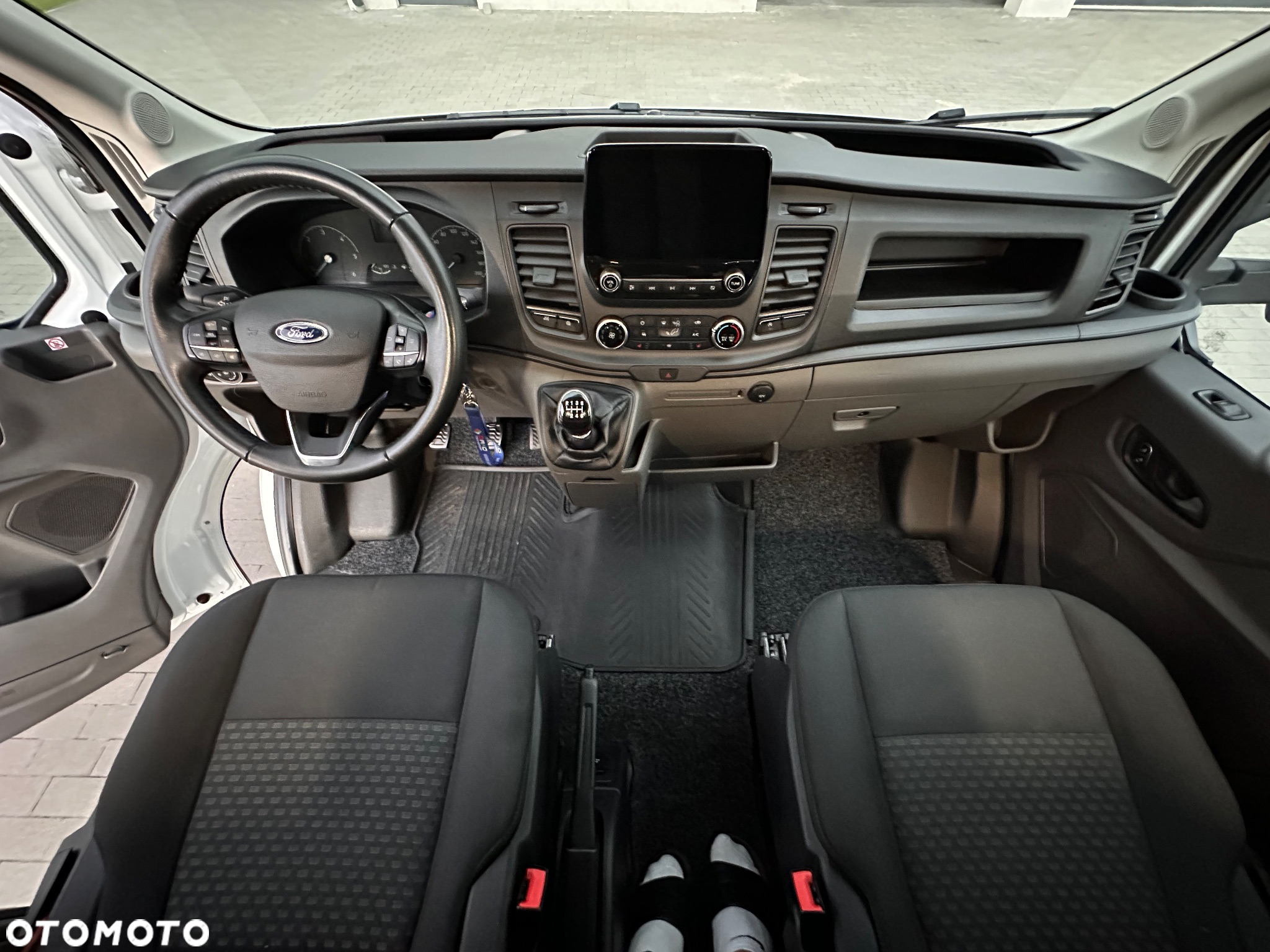 Ford Transit - 12