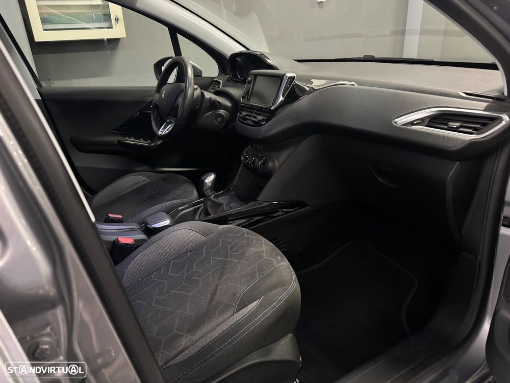 Peugeot 2008 1.5 BlueHDi Signature - 8